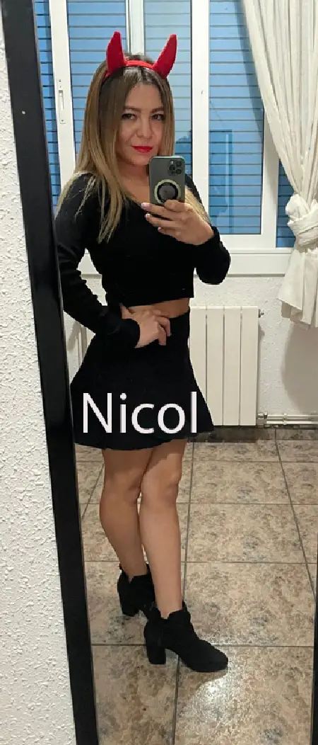 Nicol, Rubi, Rosario, Mía